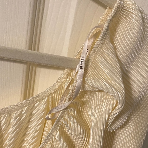 Forever 21 Cream Puff Sleeve Blouse - Picture 7 of 8